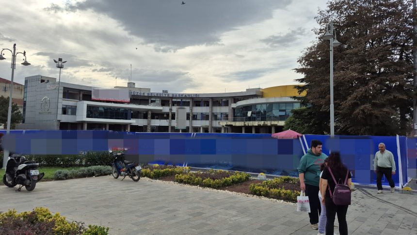 Düzce'de belediye binasında yangın 71 duzcede belediye binasinda yangin piXt5LCr