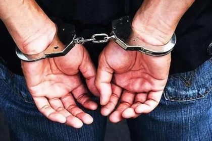 duzcede uyusturucu satan 8 kisi tutuklandi kN6E9wQw