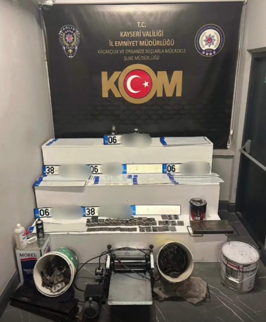 duzmece plaka basan bireylere operasyon 2 gozalti 2q8w48Wn