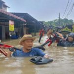 endonezyada siddetli yagislar felakete donustu VWJuc3xj