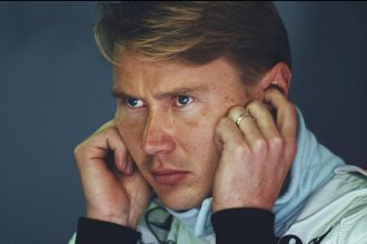 eski sampiyonun kizi mclarende h1NNML3Q