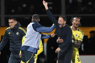 fenerbahce rizede 2 0dan dondu ve 5 golle kazandi 4JlcRHT4