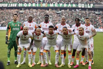 galatasarayli yildiz kocaelispor macina devam edemedi yerde kaldi degisiklik istedi F6prwMCB