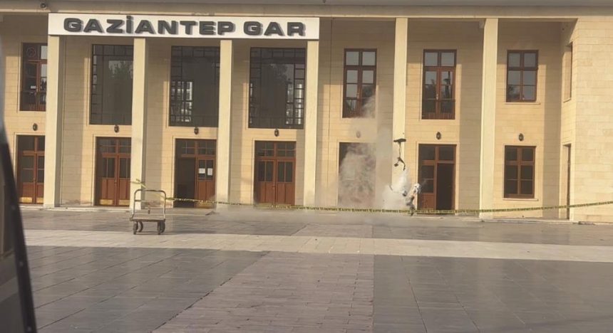 Gaziantep'te bomba paniği yaşandı, içinden çaydanlık çıktı 71 gaziantepte bomba panigi yasandi icinden caydanlik cikti Dt8wCqpd