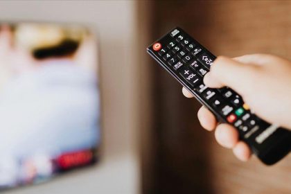 gunde yaklasik 4 saat televizyon izleniyor zGryXhmw