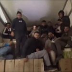 hatayda tirin dorsesinden 16 kacak gocmen cikti KsNIx5CL