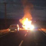 hilvanda alev alan araba bomba uzere patladi 4zT6f26i