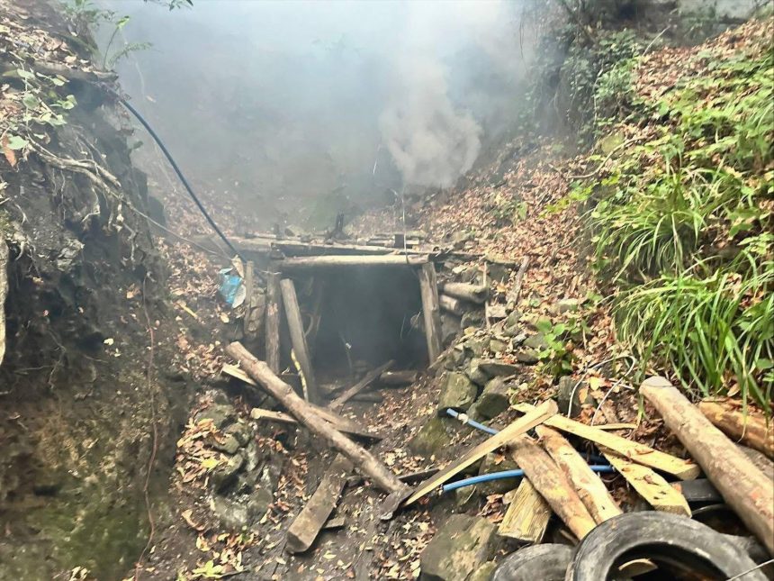 İhbar geldi, 9 kaçak maden ocağı imha edildi 71 ihbar geldi 9 kacak maden ocagi imha edildi gbTbH3dz