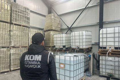 istanbulda kacak alkol operasyonunda uc tutuklama FSS1WwSZ