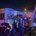 izmirde iki personel servisinin carpistigi kazada 13 kisi yaralandi QBqLZiWV