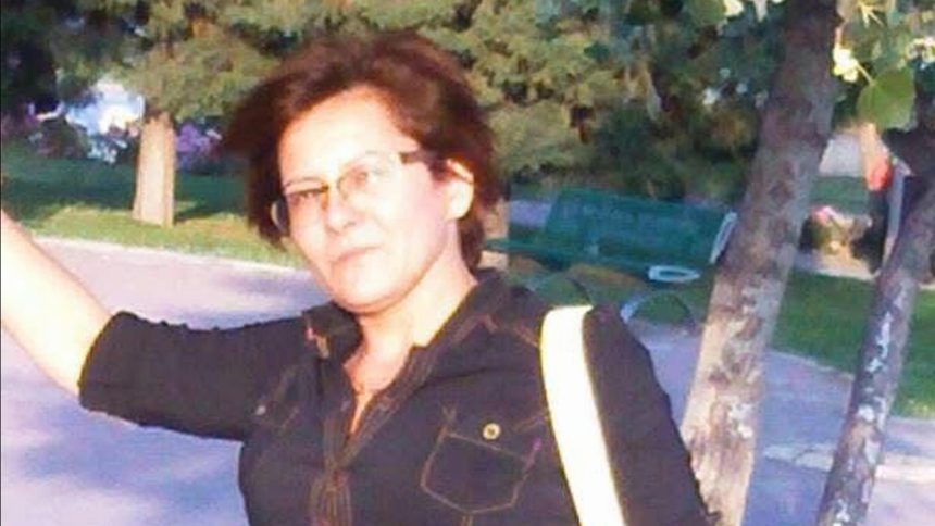 izmirli hayvansever besledigi 30 kedisiyle birlikte oldu sIWGI5Dz