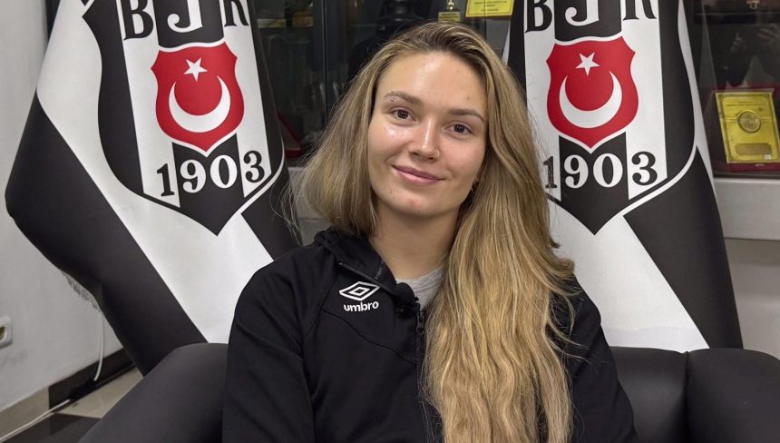 julia szczurowska konu besiktas ise her seye varim JN5I4F3n