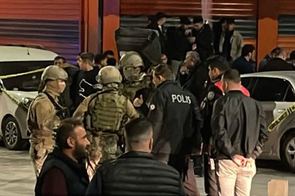 kayinbiraderlerini oldurup 2 kisiyi de yaraladi 93xs8xVe