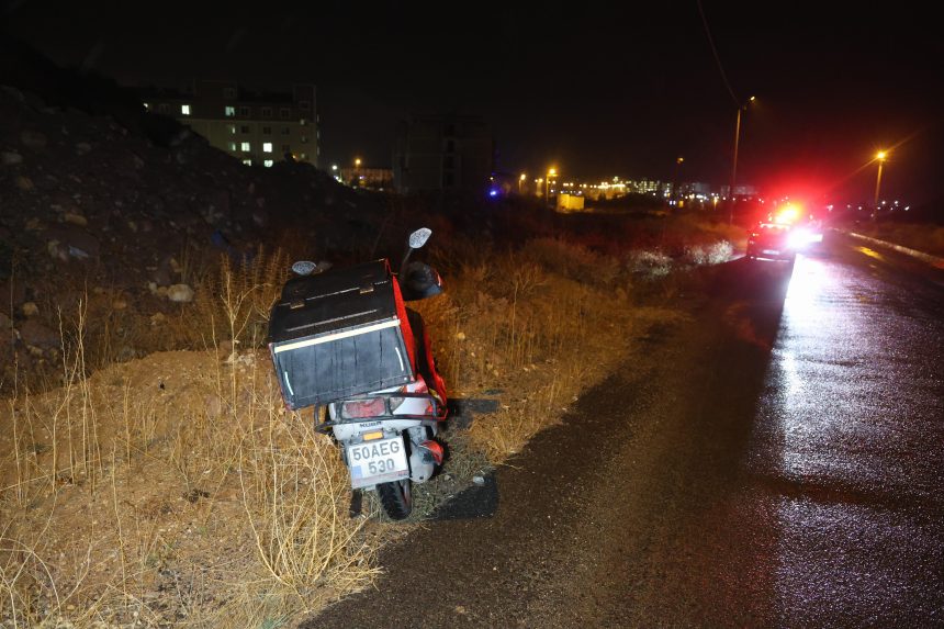 kediye carpmak istemeyen motosiklet soforu kaza yapti vfS5cKWl