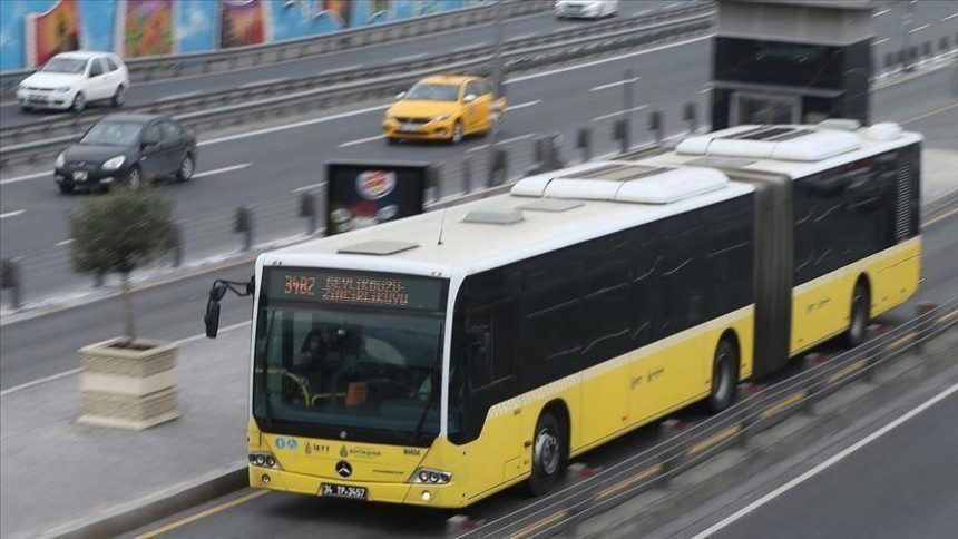 Metrobüsün çarptığı engelli yolcu ağır yaralandı 71 metrobusun carptigi engelli yolcu agir yaralandi 9RxDrAb3