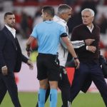 mourinho son dakikada yikildi hakemin uzerine yurudu 8uSPnn8w