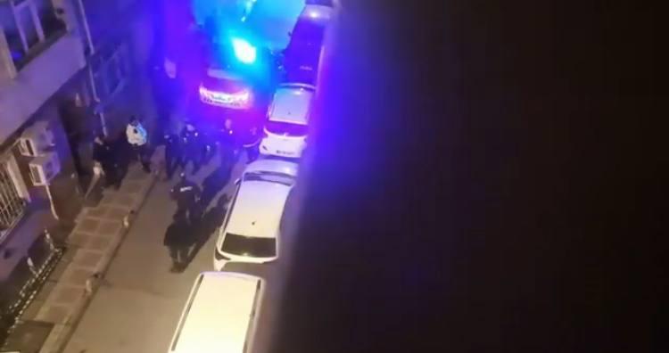Pompalı tüfekle rastgele ateş açtı: 1'i polis 4 yaralı 71 pompali tufekle rastgele ates acti 1i polis 4 yarali 3l5Nuij4