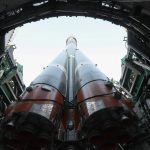 rus kozmonotlar dunyanin etrafinda iki tip atacak RYaLAhLc