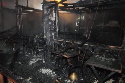 somine tutustu restoran kule dondu IAPIh2je