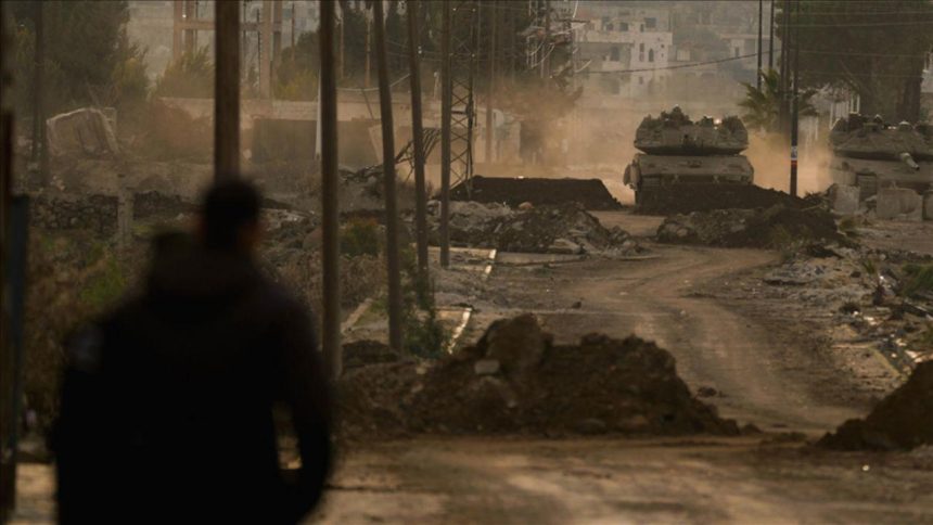 suriyedeki koye giren israil askerini halk taslayarak kovdu QpFlqre3