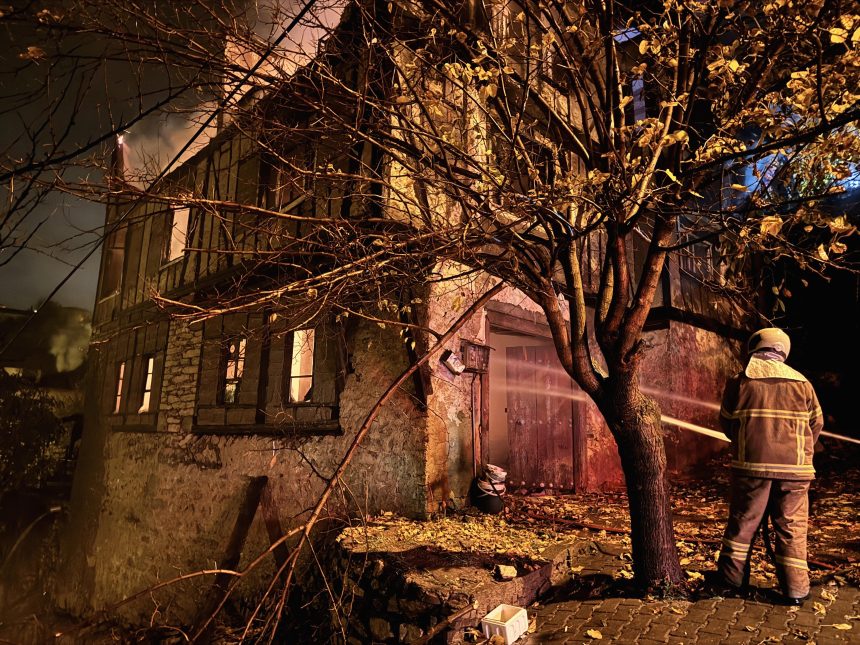 Tarihi konak kül oldu 71 tarihi konak kul oldu gdTcULuX