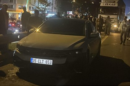 yolun karsisina gecmeye calisan tir surucusune motosiklet carpti 2 meyyit MI3BkYQS