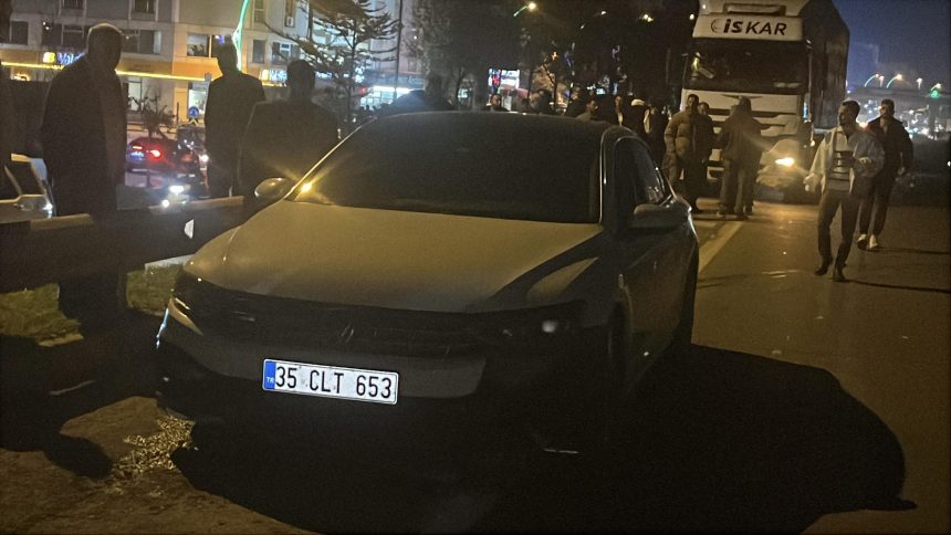 yolun karsisina gecmeye calisan tir surucusune motosiklet carpti 2 meyyit MI3BkYQS