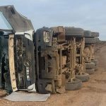 yuk bosaltan hafriyat kamyonu devrildi KJquexRf