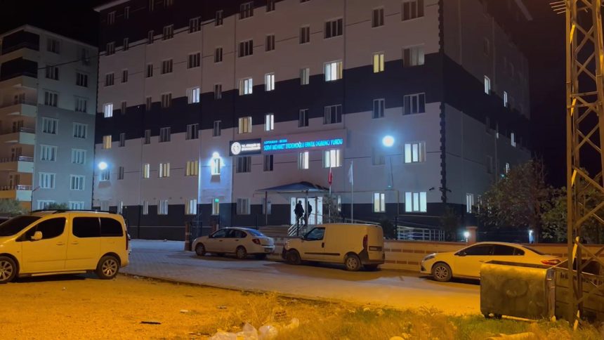 yurtta aksam yemeginin akabinde 70 ogrenci hastaneye kaldirildi gT6sGOEW