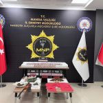 zehir tacirlerine operasyon 14 kisi tutuklandi r7RbhqjI