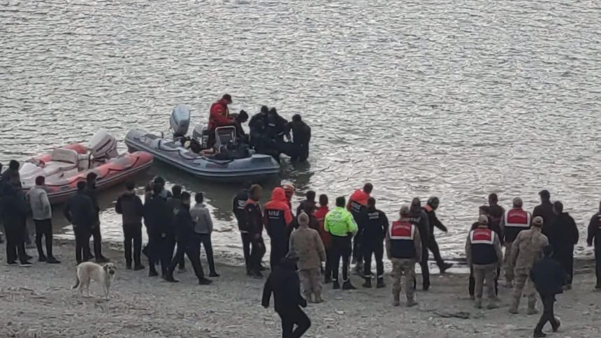 zernek barajina ucan arabada 1 kisi oldu DBVleFJ1