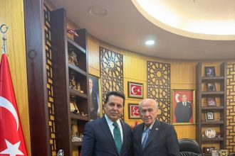 ahmet ozer bahceli ile gorustu qjUdwpfw