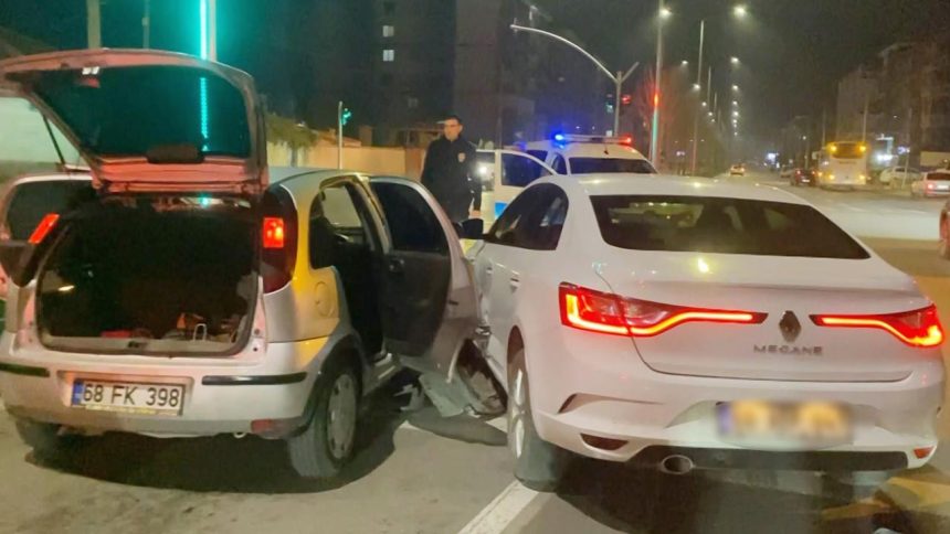 alkollu sofor emniyet muduru yardimcisinin aracina carpti UNggjdr8