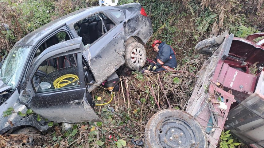 Arabayla çarpışan 3 tekerlekli motosikletteki çift hayatını yitirdi 71 arabayla carpisan 3 tekerlekli motosikletteki cift hayatini yitirdi hdrjXKzI