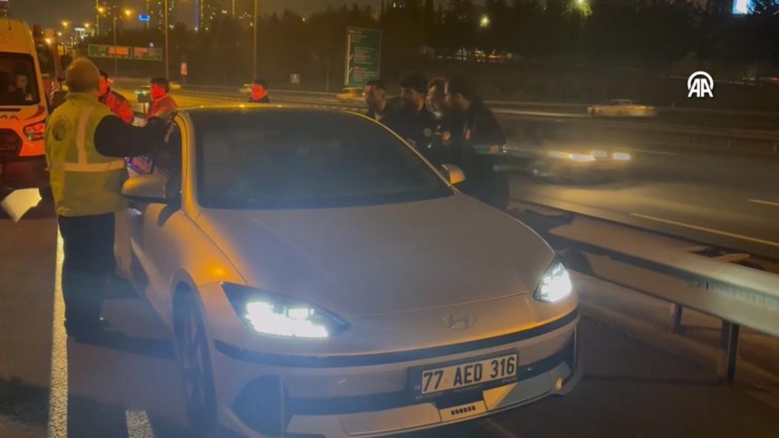 Aracını TEM'in ortasına çekip uykuya daldı 71 aracini temin ortasina cekip uykuya daldi 76Vc8Dw3