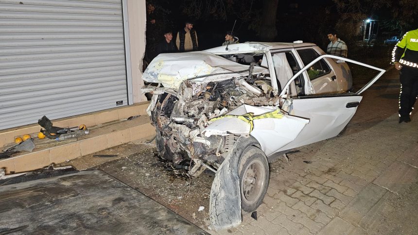 Arkadaşının öldüğü kazada ağır yaralanan ehliyetsiz şoför kurtarılamadı 69 arkadasinin oldugu kazada agir yaralanan ehliyetsiz sofor kurtarilamadi nKBZOhVm