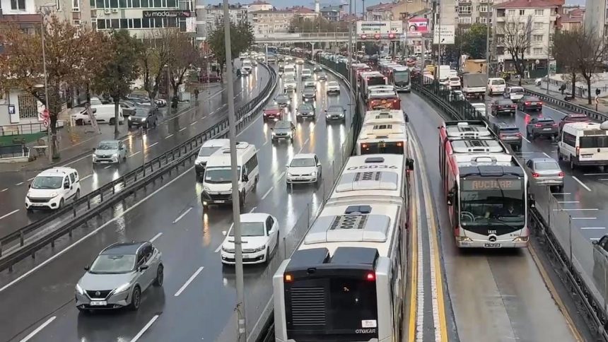 avcilarda metrobus arizasi yogunluga neden oldu uy1Q93kL