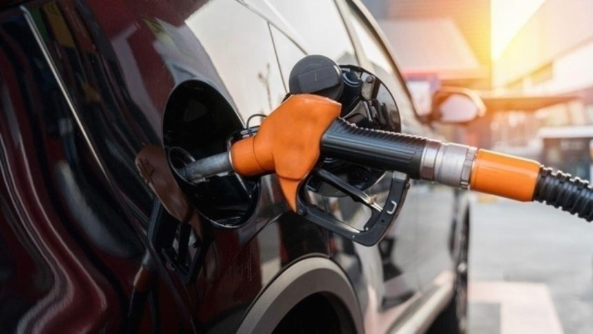 Benzine indirim geldi, tabela değişti 69 benzine indirim geldi tabela degisti gjJ6jdg2