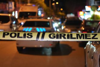 cekmekoyde uyusturucu baskininda catisma bir polis sehit oldu 3BAYIwyR