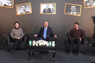 cumhurbaskani erdogan genclerle bulustu zaferi kucaklayacak olanlar sizlersiniz X3siTXP7