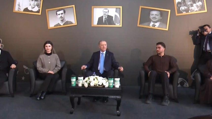 Cumhurbaşkanı Erdoğan gençlerle buluştu. "Zaferi kucaklayacak olanlar sizlersiniz" 69 cumhurbaskani erdogan genclerle bulustu zaferi kucaklayacak olanlar sizlersiniz X3siTXP7