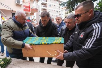 feyyaz ucarin vefat eden torunu topraga verildi l9qmAfxZ