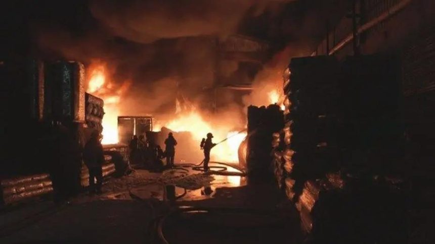 Hindistan’da gece kulübü yangını: En az 23 meyyit 71 hindistanda gece kulubu yangini en az 23 meyyit MLeG5q6U