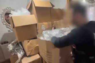 istanbul ve izmirde uyusturucu operasyonu milyonlarca hap ele gecirildi hXDewYxp