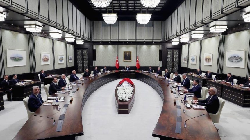 Kabine yarın toplanıyor. Gündemdeki başlıklar neler? 69 kabine yarin toplaniyor gundemdeki basliklar neler tvCUjJSq