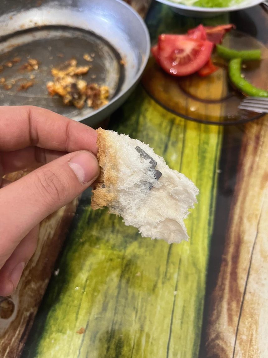 Kahvaltı yaparken ekmeğin içinden jilet çıktı 69 kahvalti yaparken ekmegin icinden jilet cikti XaLRitI5