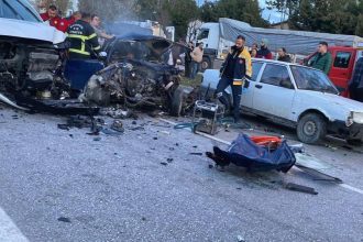 karsi seride gecti yolu birbirine katti feci kazada iki meyyit uc yarali rTE2zNG5