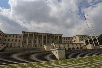 mecliste cinsel taciz sorusturmasi dort kisi gozaltina alindi 17bPtS2Q