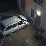 meskenin duvarina carpan aracta 1 kisi oldu h6cqcZC2