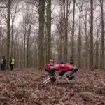 robot kopek ormanlarda vazifede gerisini kurtlar dusunsun H1gAQNWn